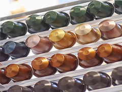 Machine à sceller les capsules de café