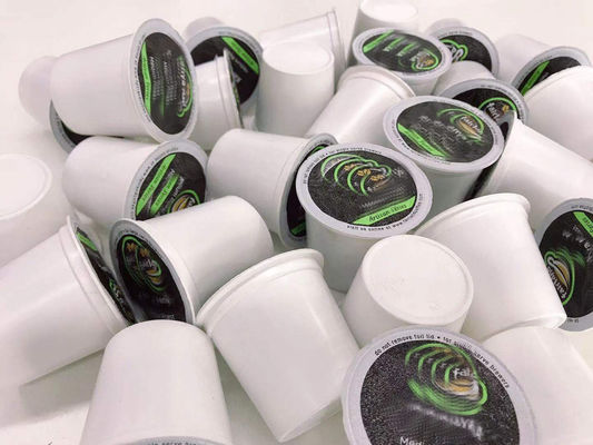 0.6Mpa machine de remplissage de capsules de café en ligne étroite avec station de nettoyage du bord supérieur